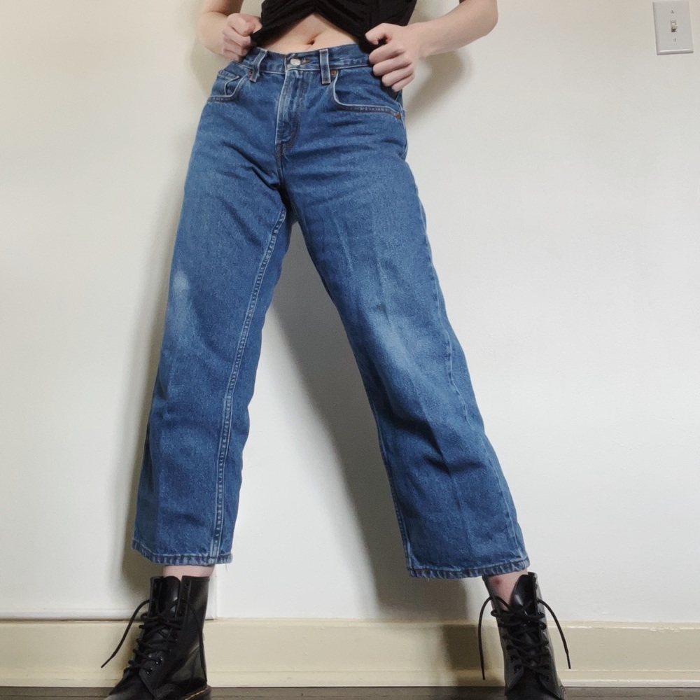 VINTAGE • Levi’s High Waisted Loose Straight Medium Wash Jeans